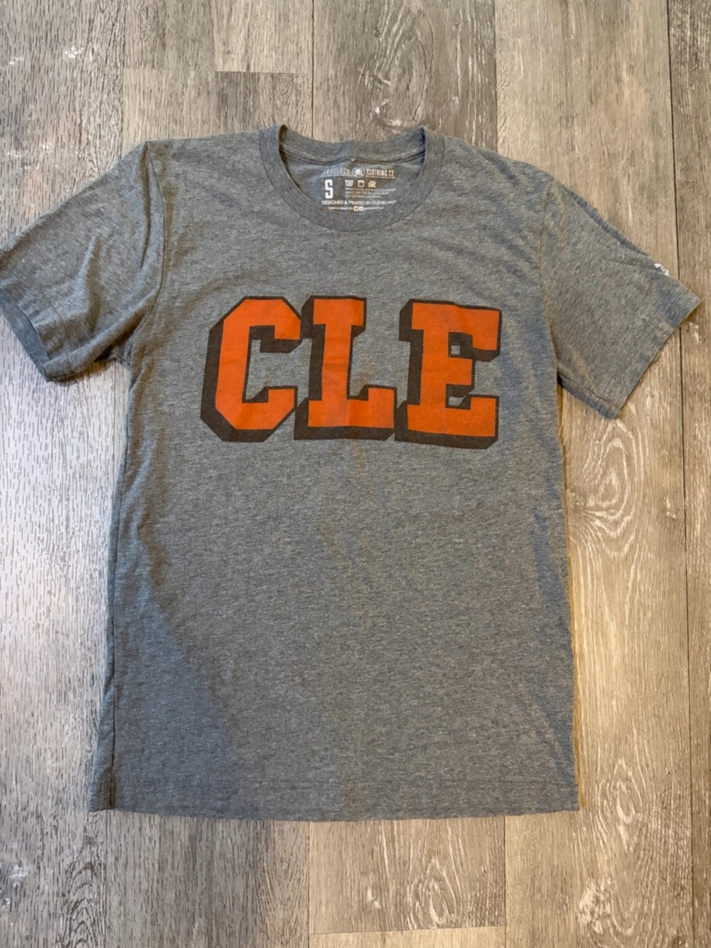 Gray Short-Sleeve CLE Graphic Tee - Men's Casual